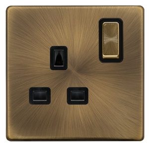 CLICK DEFINITY COMPLETE 13A INGOT 1 GANG DP SWITCHED SAFETY SHUTTER SOCKET - ANTIQUE BRASS COVER PLATE - BLACK INSERT