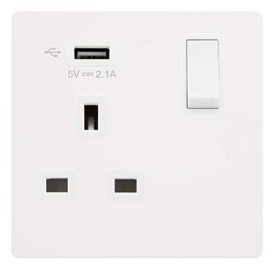 CLICK DEFINITY COMPLETE 13A INGOT 1 GANG SWITCHED SOCKET WITH 2.1A USB OUTLET - METAL WHITE COVER PLATE - POLAR WHITE INSERT