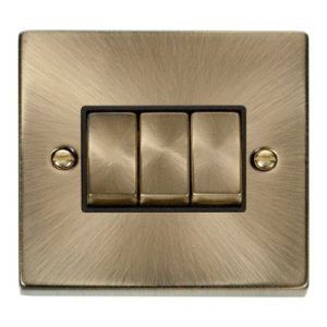CLICK DECO VICTORIAN ANTIQUE BRASS VP ANT/BR INGOT 10A 3-GANG 2 WAY SW BLACK