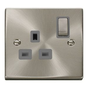 CLICK DECO VICTORIAN SATIN CHROME VP ING 1G 13A DP SWITCH SOCKET GREY