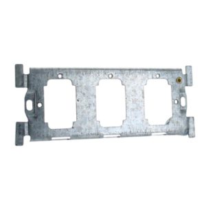 CRABTREE 3-MODULE YOKE