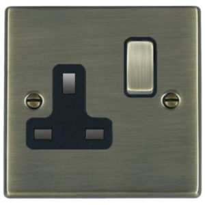 HAMILTON ANTIQUE BRASS 1G SWITCHED SOCKET