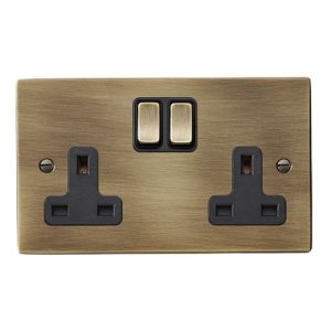 HAMILTON ANTIQUE BRASS 13A 2G SWITCHED SOCKET BLACK INSERTS