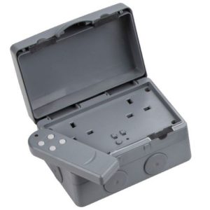 KNIGHTSBRIDGE IP66 13A 2G REMOTE CONTROLLED SOCKET