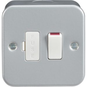 KNIGHTSBRIDGE METALCLAD 13AMP SWITCHED FUSED SPUR
