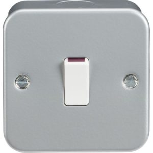 KNIGHTSBRIDGE METALCLAD 20A DP SWITCH