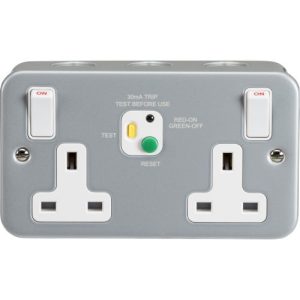 KNIGHTSBRIDGE 13A 2G DP RCD SWITCHED SOCKET - 30mA (TYPE P)