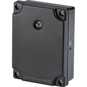 KNIGHTSBRIDGE IP55 PHOTOCELL SWITCH - WALL MOUNTABLE (BLACK)