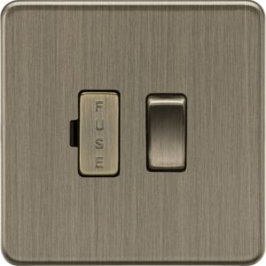 KNIGHTSBRIDGE SCREWLESS 13A SWITCHED FUSED SPUR UN