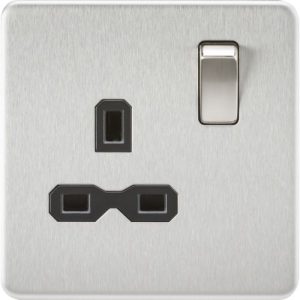 KNIGHTSBRIDGE SCREWLESS 13A 1G DP SWITCHED SOCKET - BRUSHED CHROME WITH BLACK INSERT