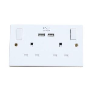 2G 13A SWITCHED SOCKET WITH 2 USB PORTS IN CLAMSHELL