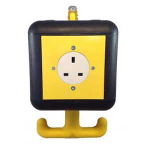 MK HANGMAN STARTER PACK WITH 4 X 13A SW-SOCKET OUT