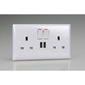 2G SWITCHED SOCKET+ 2XUSB PORTS (2100MA)