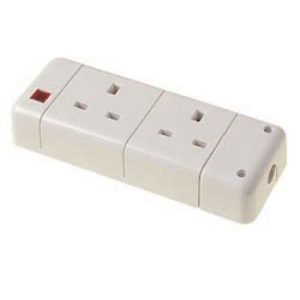 2G 13A NYLON TRAILING SOCKET WHITE