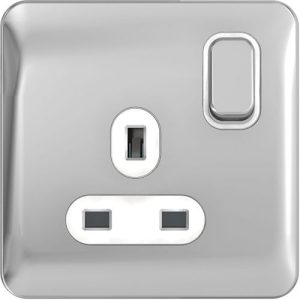 SCHNEIDER LISSE SCREWLESS POLISHED CHROME 1G 13A SOCKET WHITE INSERT