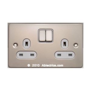 SCHNEIDER ULTIMATE FACE PLATE SCREWLESS 2G DP SOCKET PEARL NICKEL