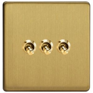 VARILIGHT BRUSHED BRASS SCREWLESS 3G 2W TOGGLE SWITCH