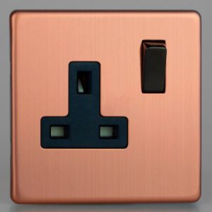 VARILIGHT BRUSHED COPPER SCREWLESS 1G 13A SOCKET BLACK INSERTS