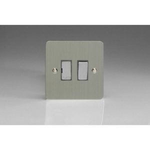 VARILIGHT 1G 13A SW/SKT ULTRAFLAT P/B