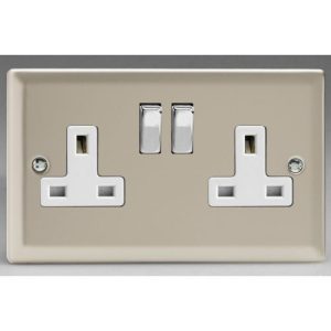 VARILIGHT 2G SWITCHED SOCKET DEC/ROCKER