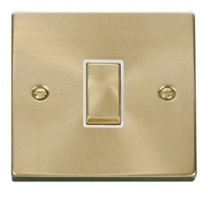 CLICK DECO VICTORIAN SATIN BRASS VPSAT/BR INGOT 10A 1-GANG 2 WAY SWITCH