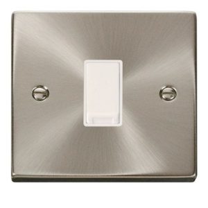 CLICK DECO VICTORIAN SATIN CHROME VP 10A 1-GANG 2 WAY SWITCH WH