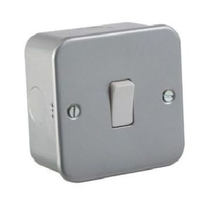 METALCLAD 1GANG 2WAY SWITCH