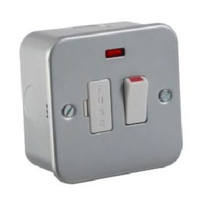 METALCLAD 13A SWITCHED FUSED SPUR + NEON