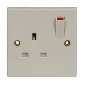 1G 13A SWITCHED SOCKET