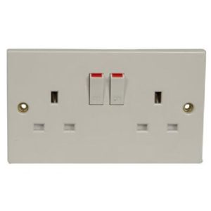 2G 13A SWITCHED SOCKET