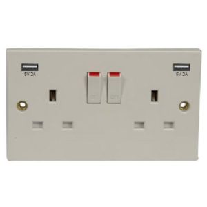 2G SWITCHED SOCKET + 2 X USB PORTS