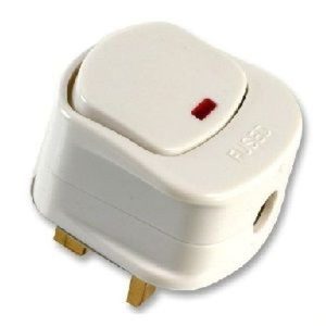 13A IND. SWITCHED PLUG TOP+NEON